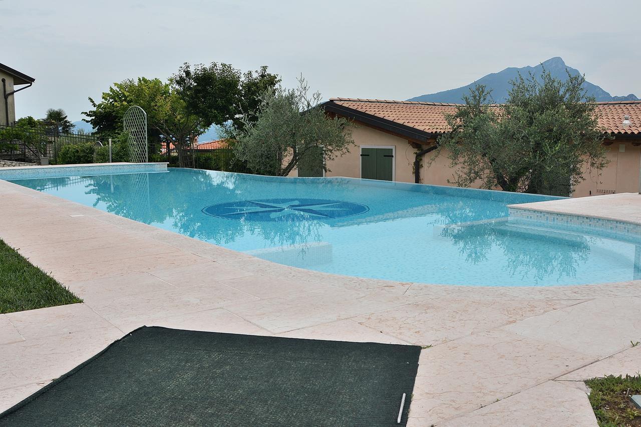 Residenza Alle Torri With Pool トッリ・デル・ベーナコ エクステリア 写真