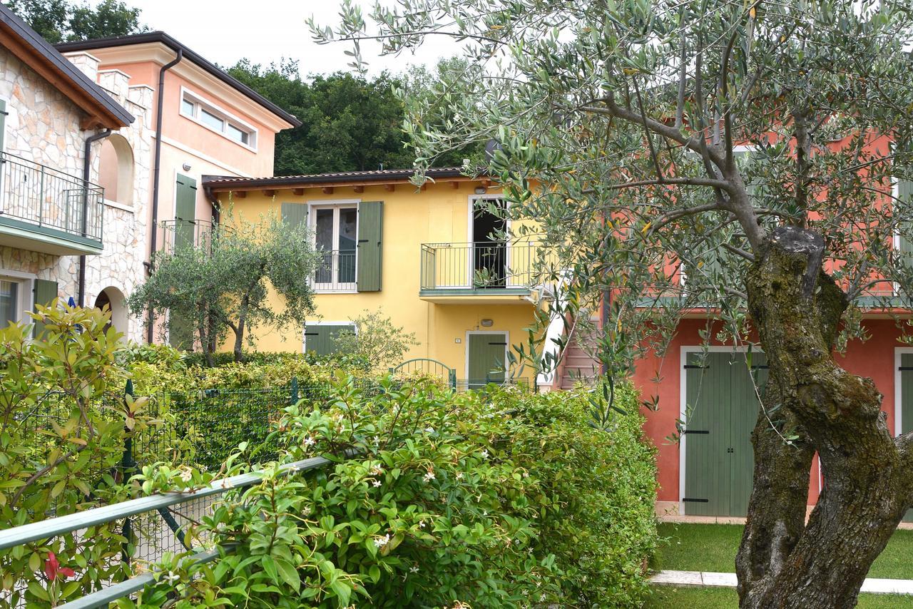 Residenza Alle Torri With Pool トッリ・デル・ベーナコ エクステリア 写真