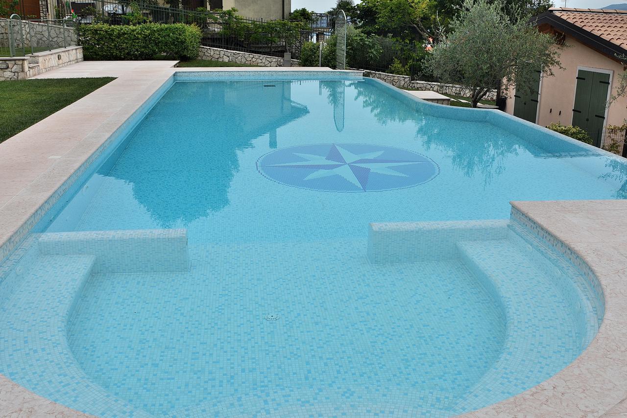 Residenza Alle Torri With Pool トッリ・デル・ベーナコ エクステリア 写真